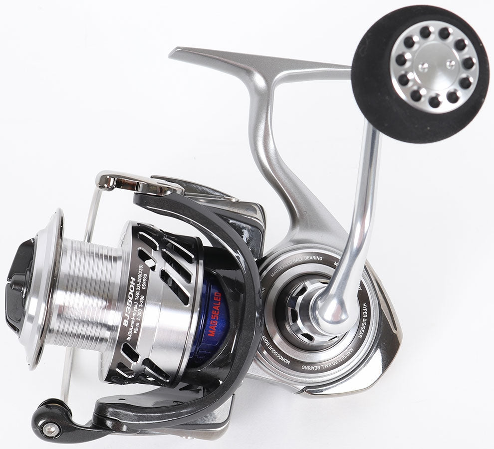 Daiwa Saltiga Bay Jigging/Spinning Reel | JB Tackle – J&B Tackle Co